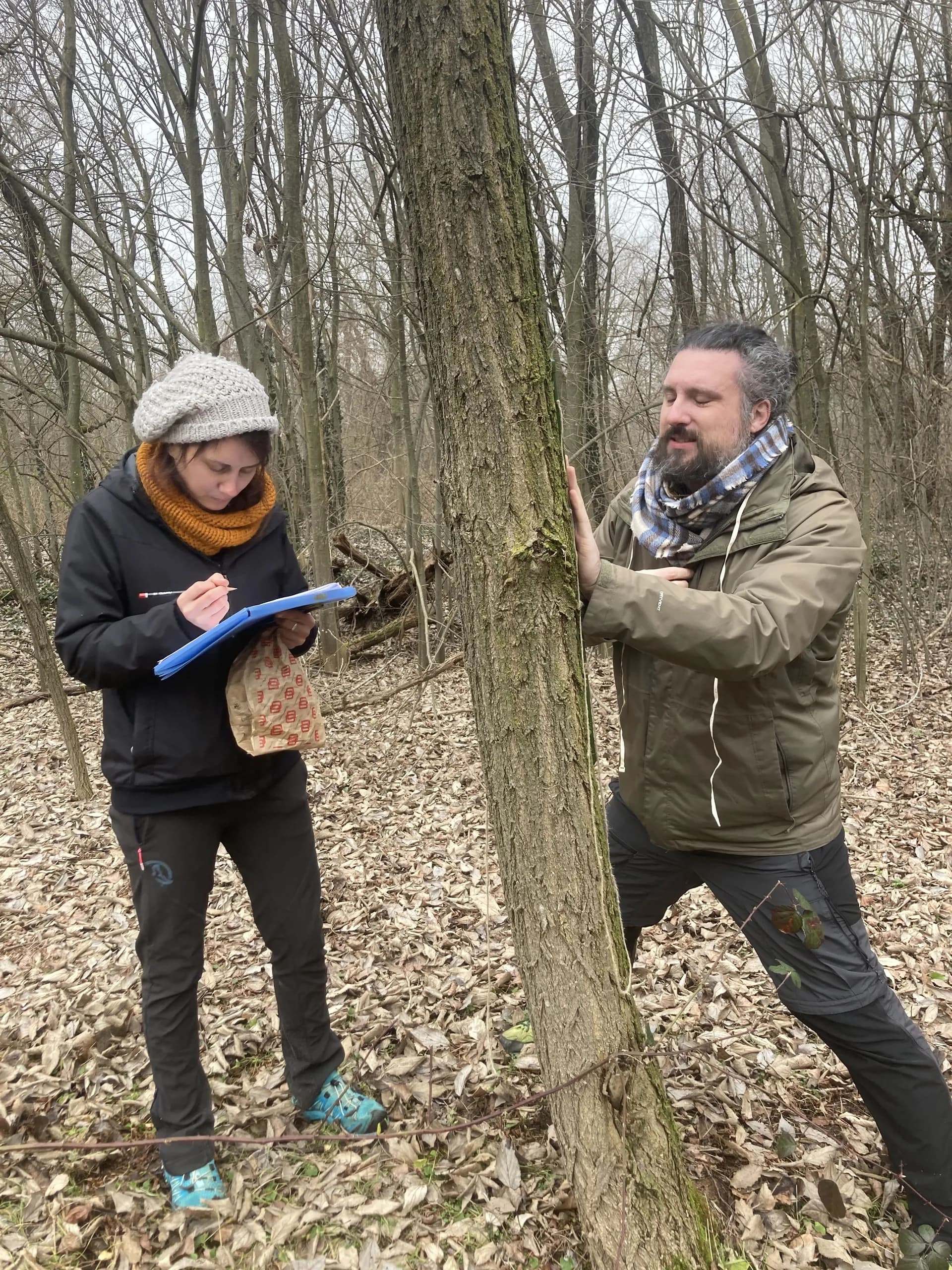 Tania Contardo e Gabriele Gheza in un momento dei lavori di monitoraggio all'interno della Goccia. Foto di @Gianluca Rapaccini
